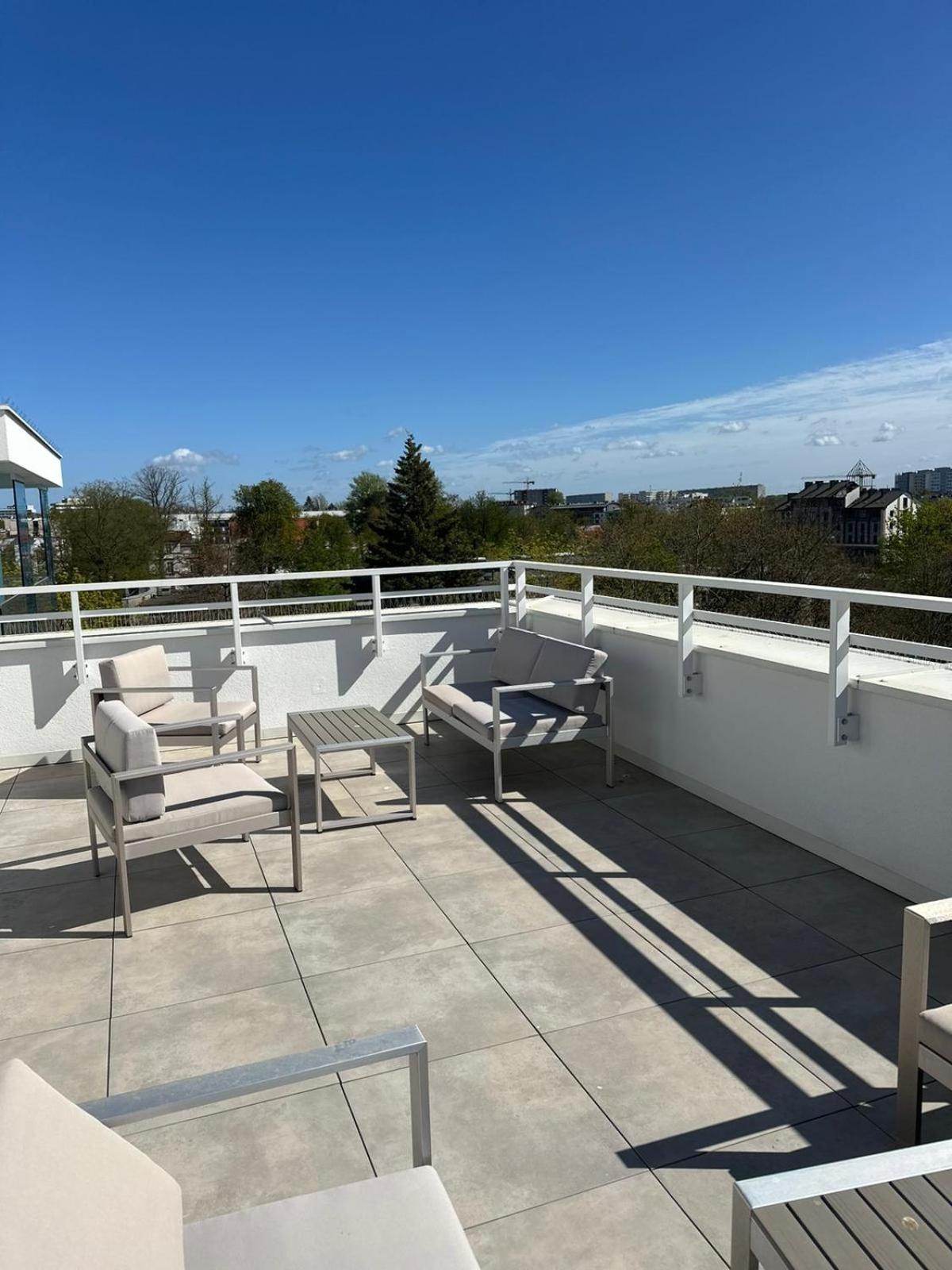 4Summer Kolobrzeg Apartamenty White Blue Sauna & Fitness & Parking 100 Metrow Do Pieknej Szerokiej Piaszczystej Plazy, Wspanialy Widok Z Duzego Tarasu! 100 Meter Zu Einem Schoenen Breiten Sandstrand, Herrliche Aussicht Von Einer Grossen Terrasse! Extérieur photo