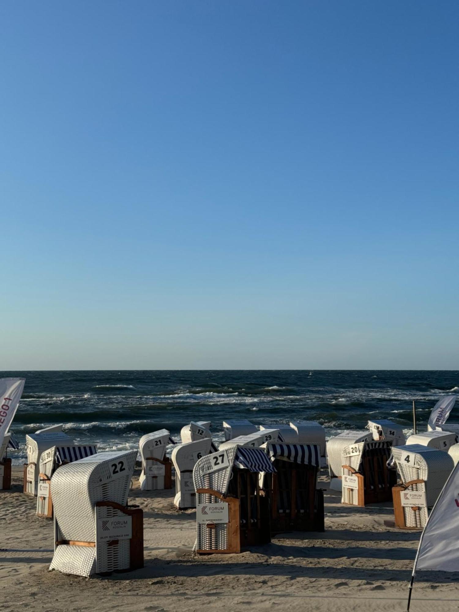 4Summer Kolobrzeg Apartamenty White Blue Sauna & Fitness & Parking 100 Metrow Do Pieknej Szerokiej Piaszczystej Plazy, Wspanialy Widok Z Duzego Tarasu! 100 Meter Zu Einem Schoenen Breiten Sandstrand, Herrliche Aussicht Von Einer Grossen Terrasse! Extérieur photo